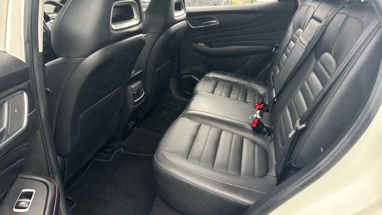 MG Hs 1.5 T-GDI Exclusive 5dr DCT Petrol Hatchback